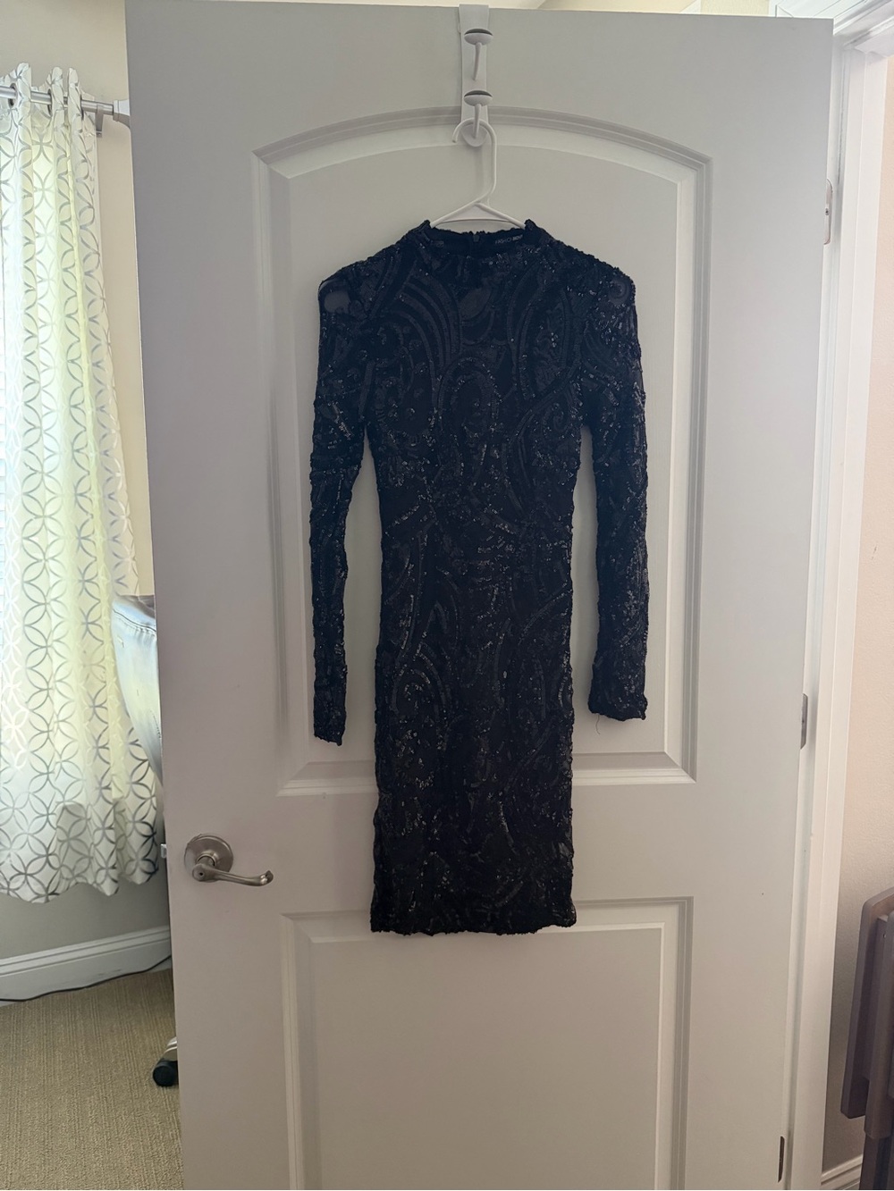 Black Long-Sleeve Sequin Bodycon Dress